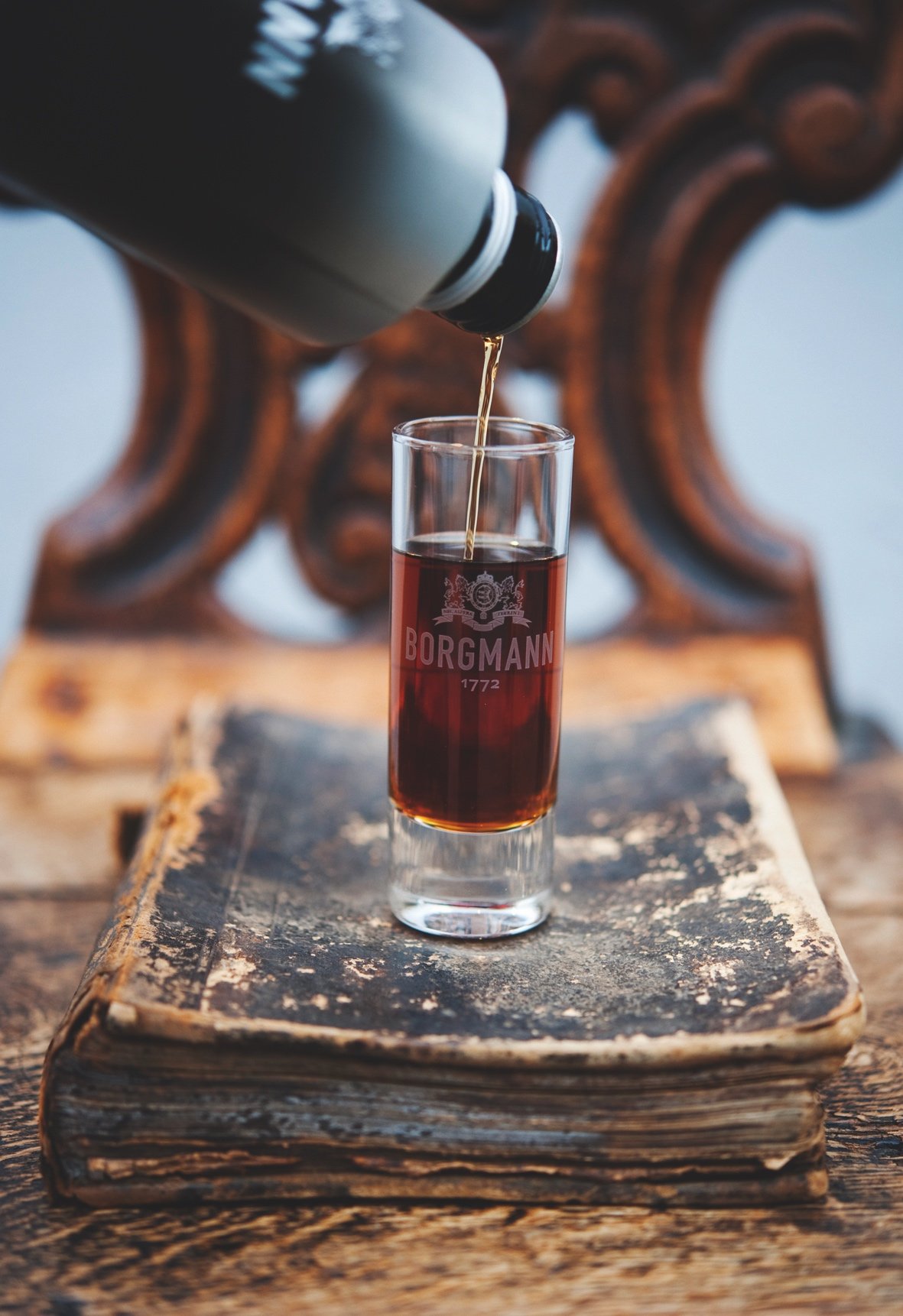 OutOfTheJar_Borgmann1772_MariaSchiffer_p213_ms