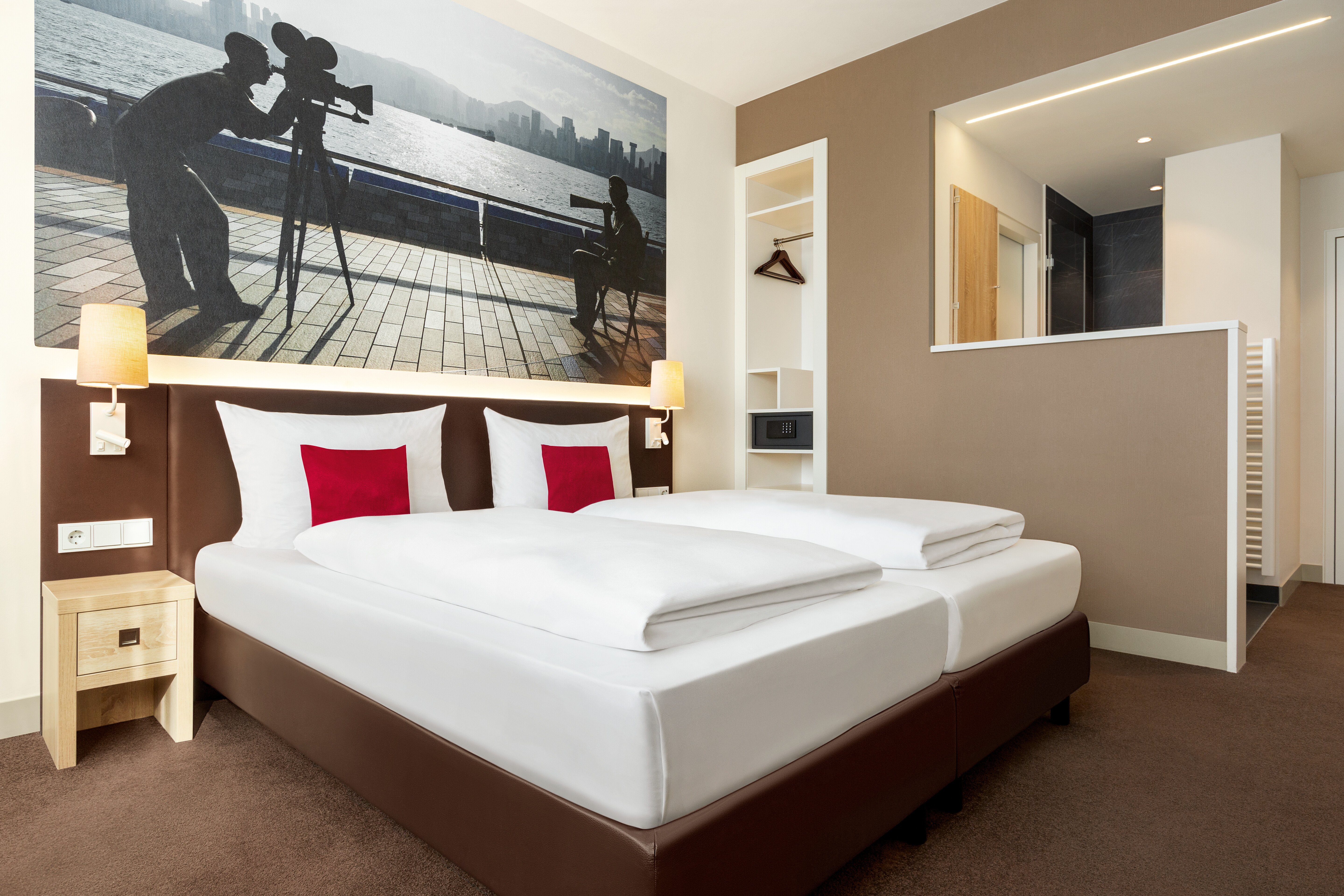 Vienna House Easy by Wyndham Munchen - Comfort Room with Open Bathroom - 1555188