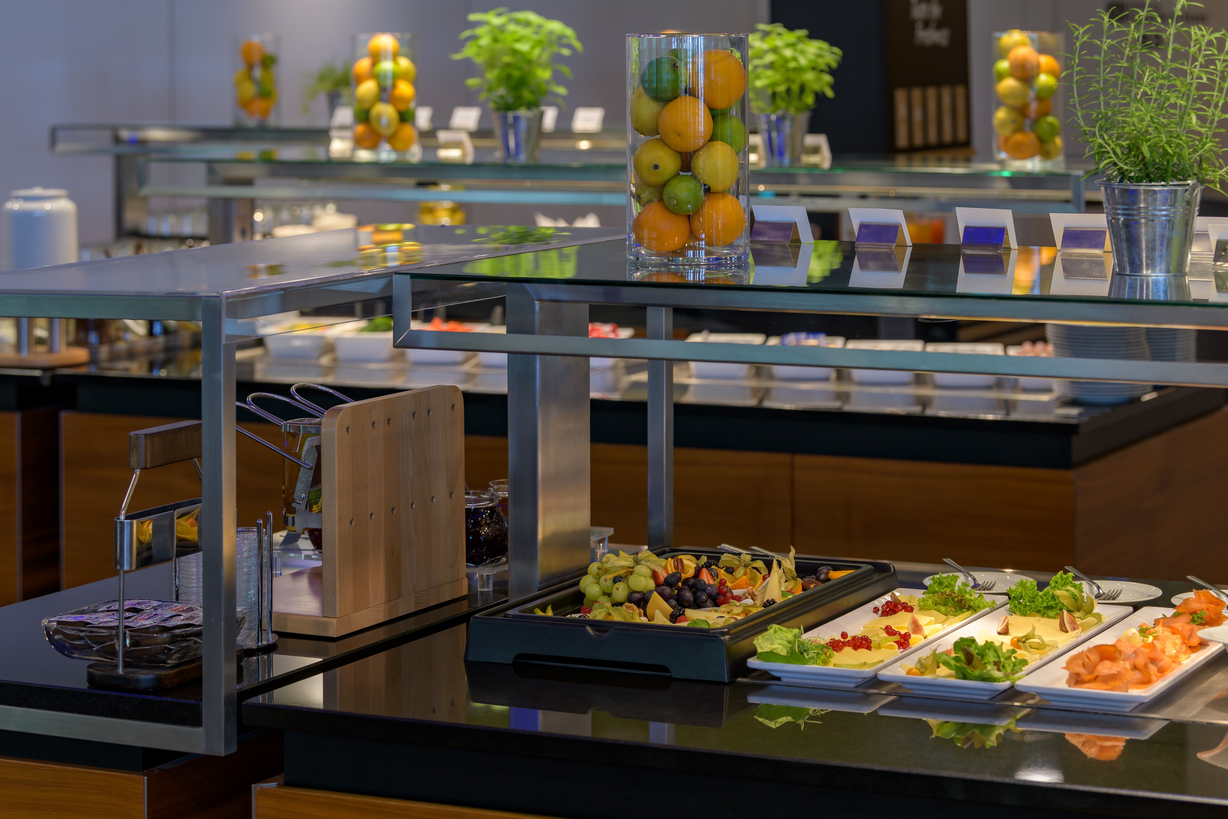 Hilton_Garden_Inn_Stuttgart_Breakfast_Buffet 