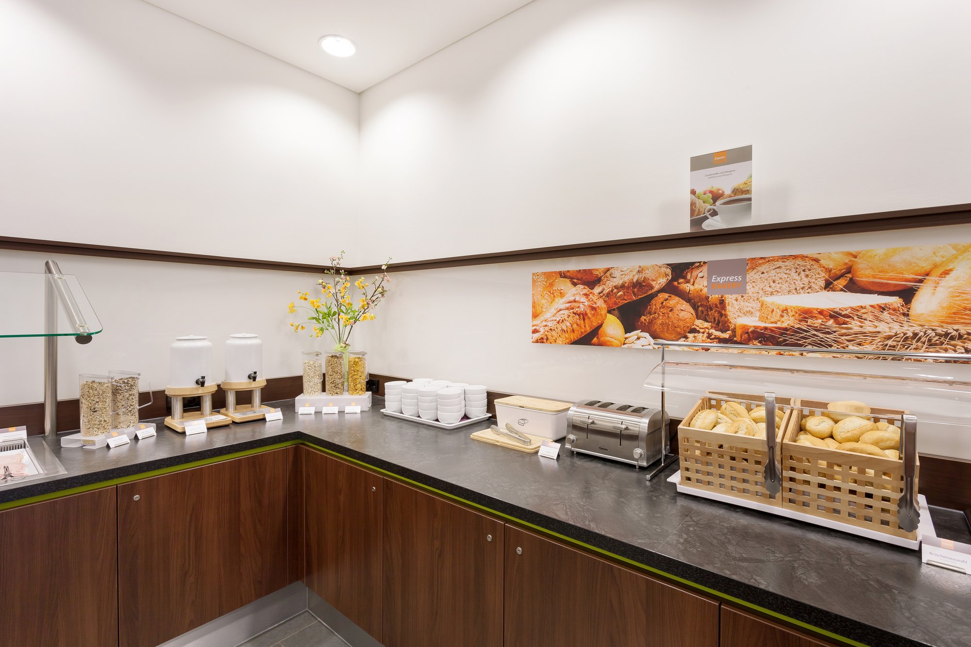 Holiday_Inn_Express_Augsburg_Frühstücksbuffet