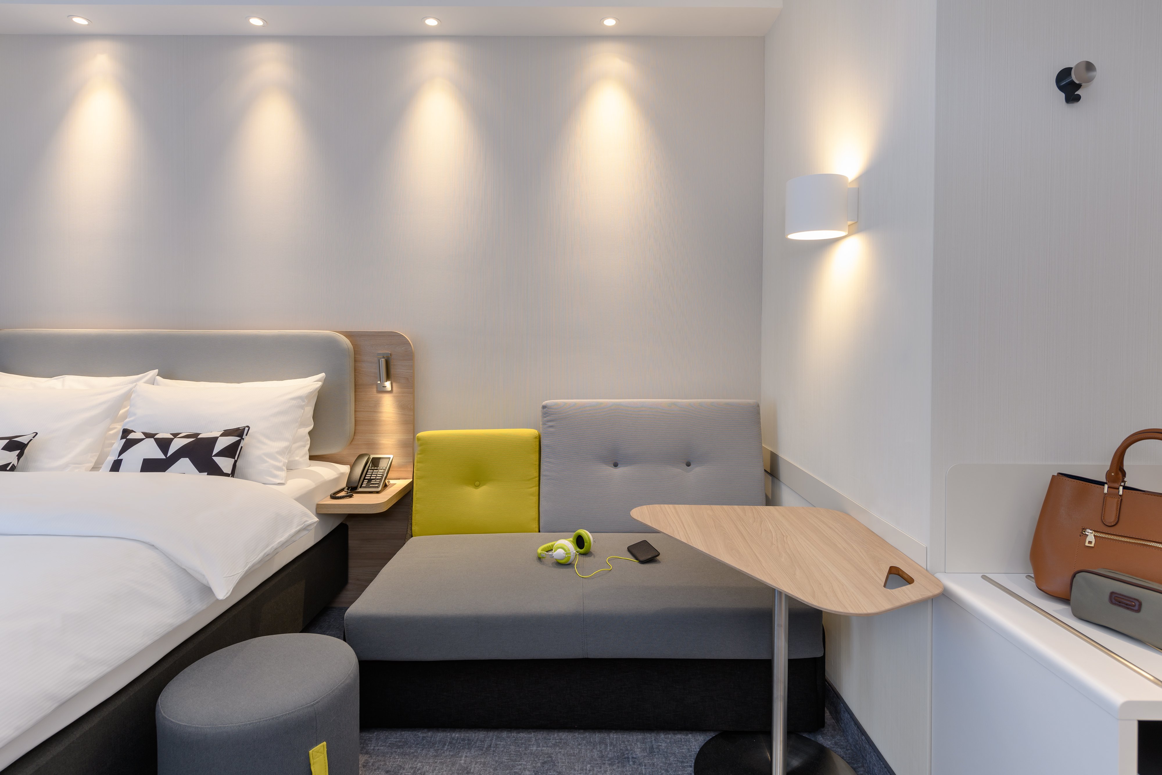 DEGOT01_DoublebedWithSofabed07_lowres