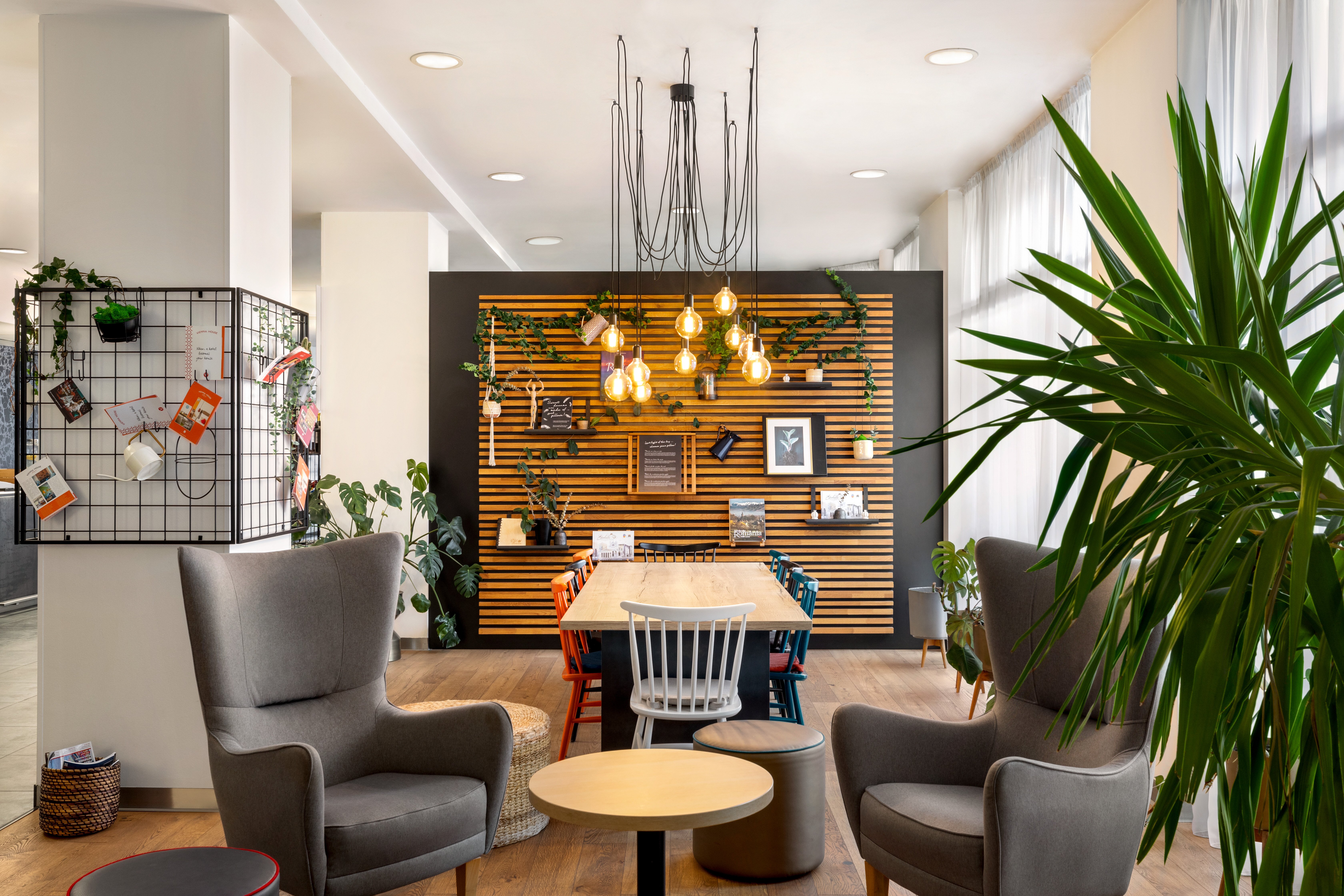 Vienna House Easy by Wyndham Bucharest Airport - Lobby - 1552867