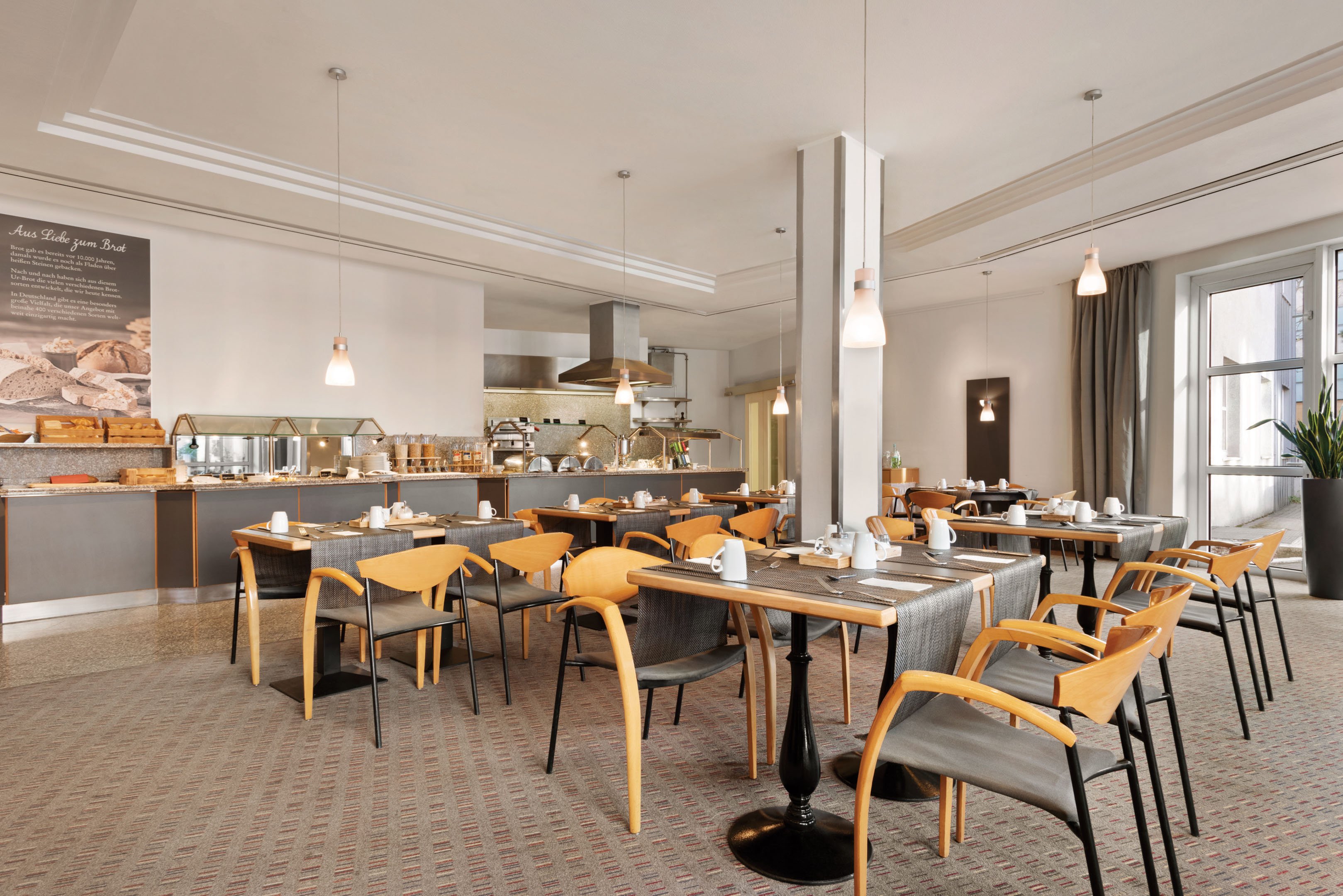 DEBOT01-Breakfast-03-high