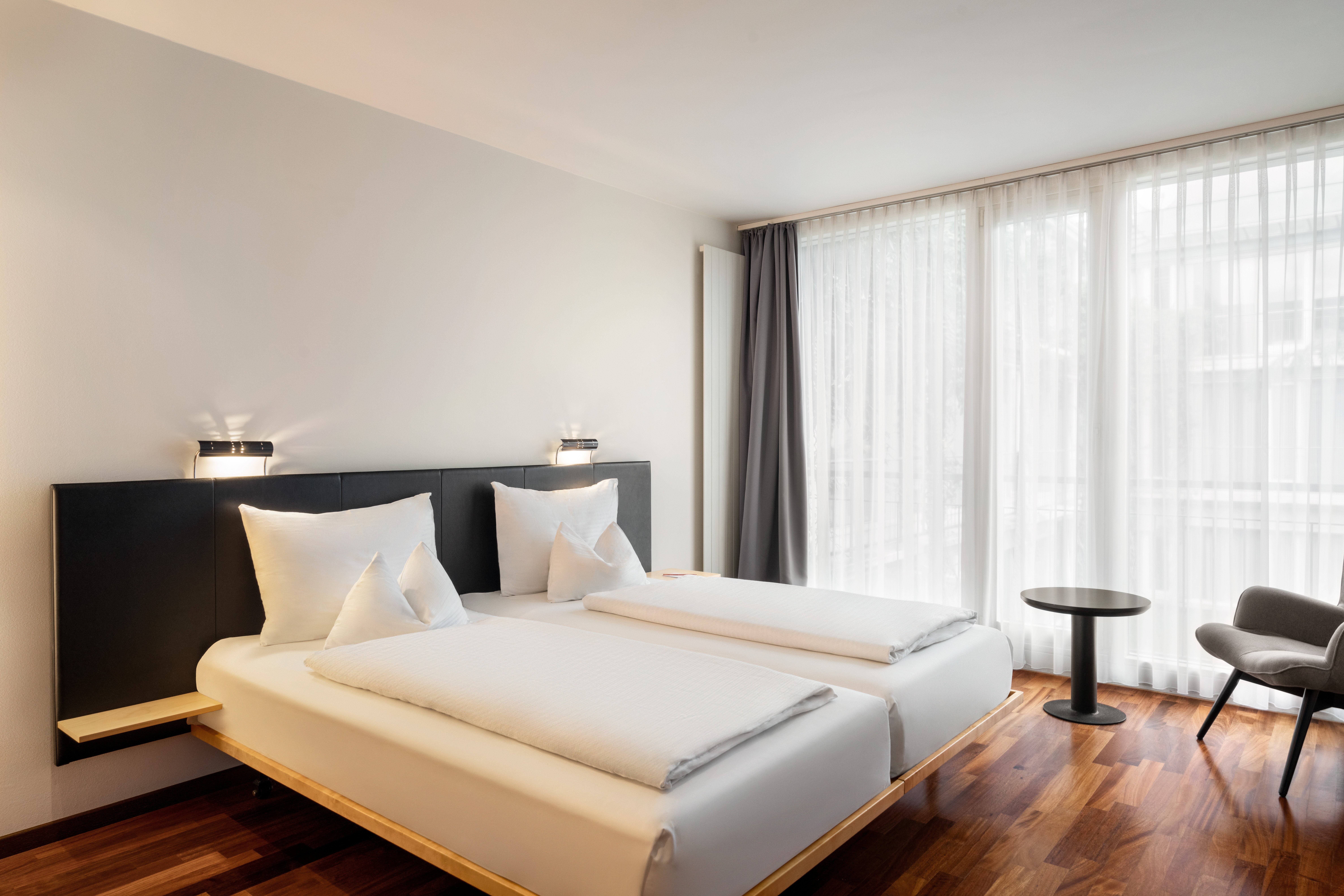 Vienna_House_by_Wyndham_Martinspark_Dornbirn_Deluxe_Doppelzimmer