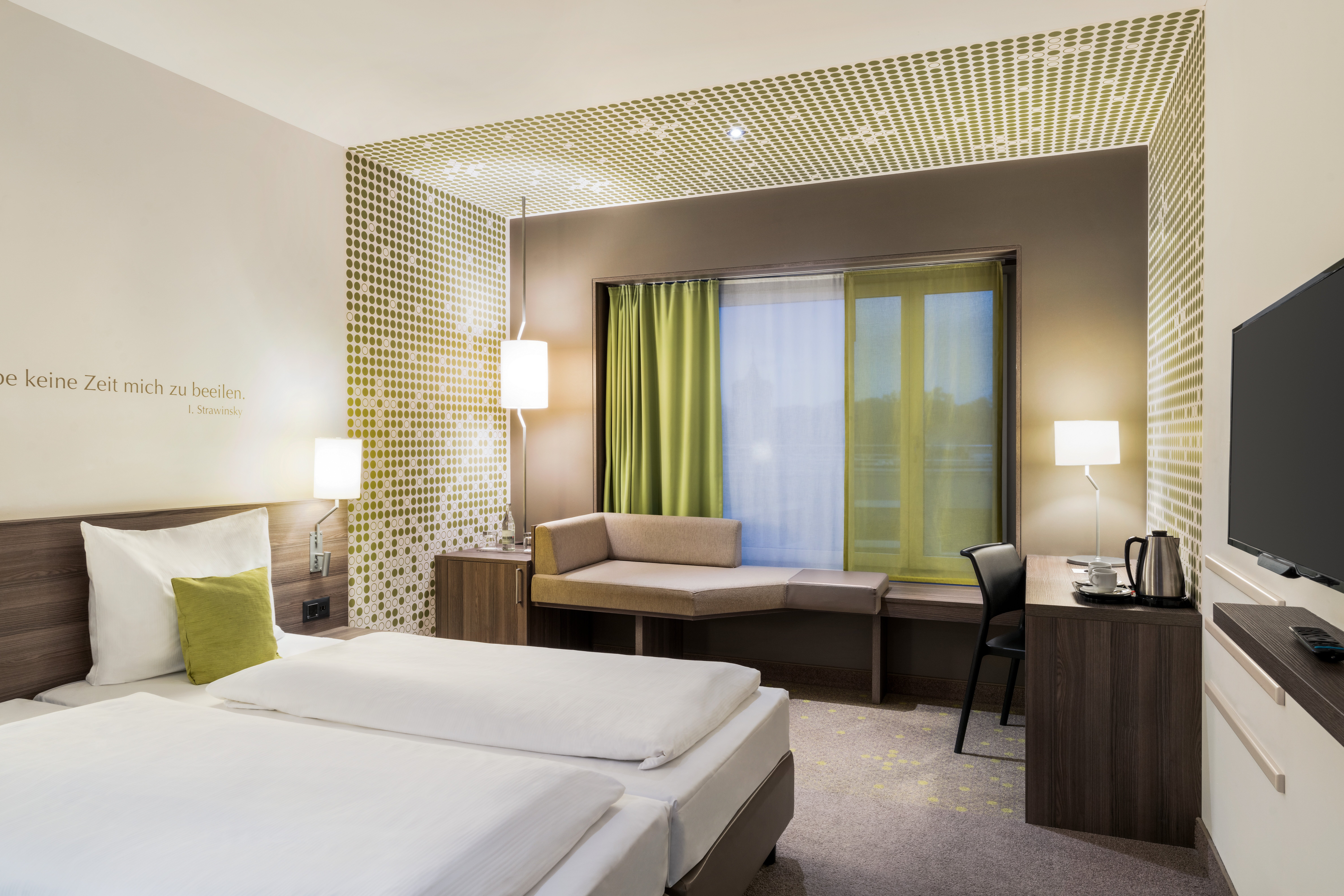 Vienna_House_by_Wyndham_Zur_Bleiche_Schaffhausen_Superior_Doppelzimmer