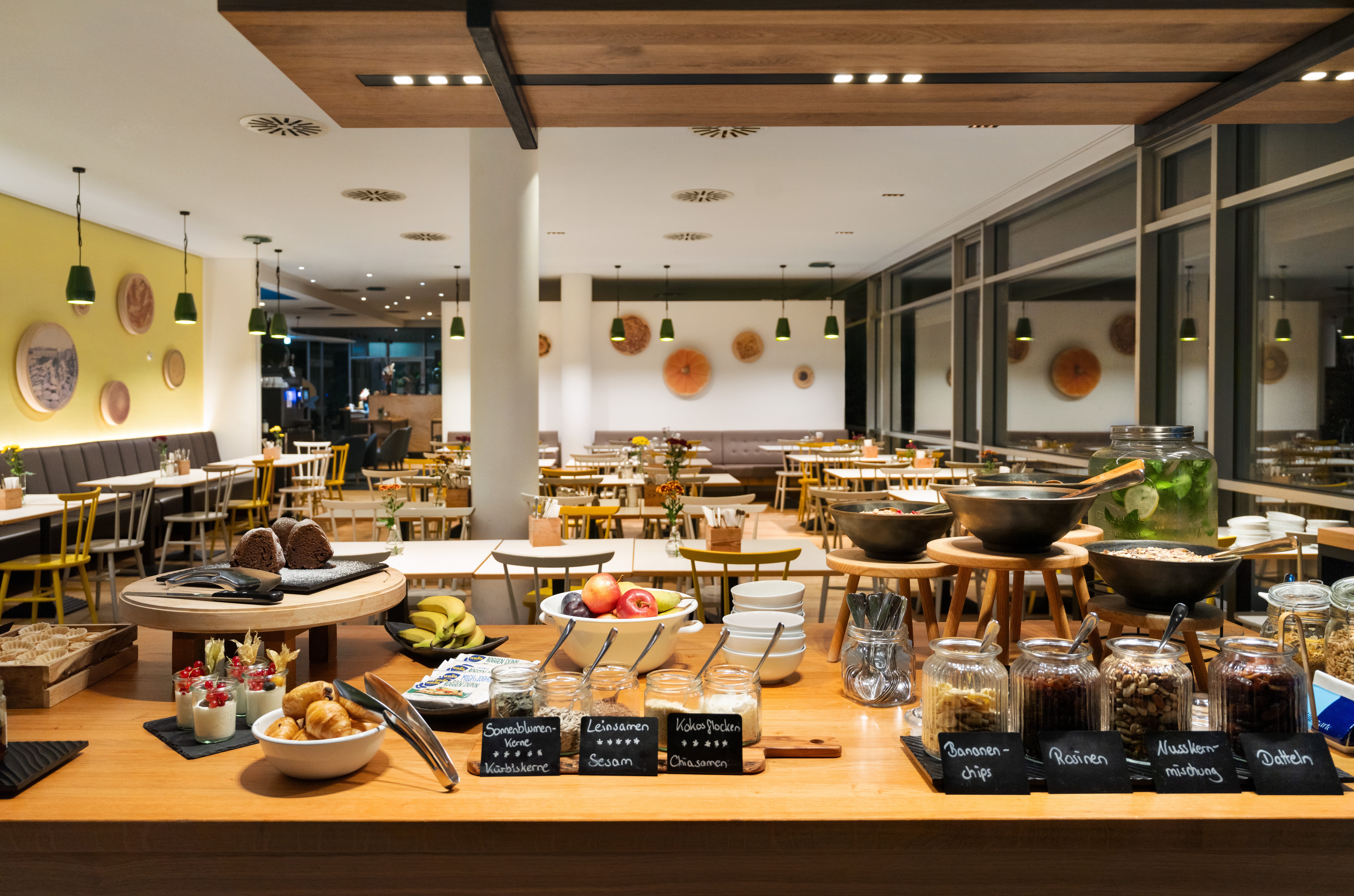 Vienna_House_Easy_by_Wyndham_Gunzburg_Frühstücksbuffet