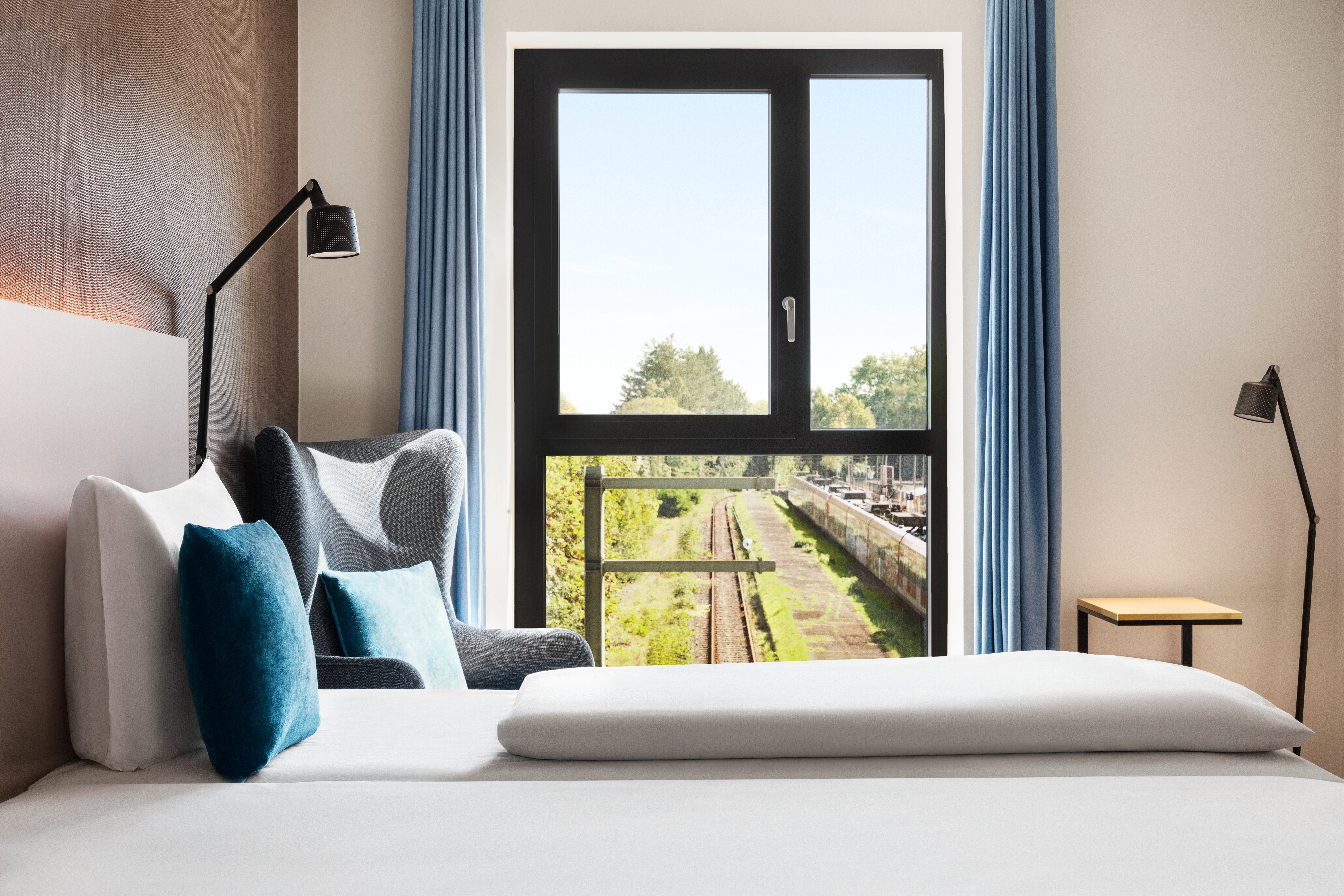 Vienna_House_by_Wyndham_MQ_Kronberg_barrierefreies_Zimmer