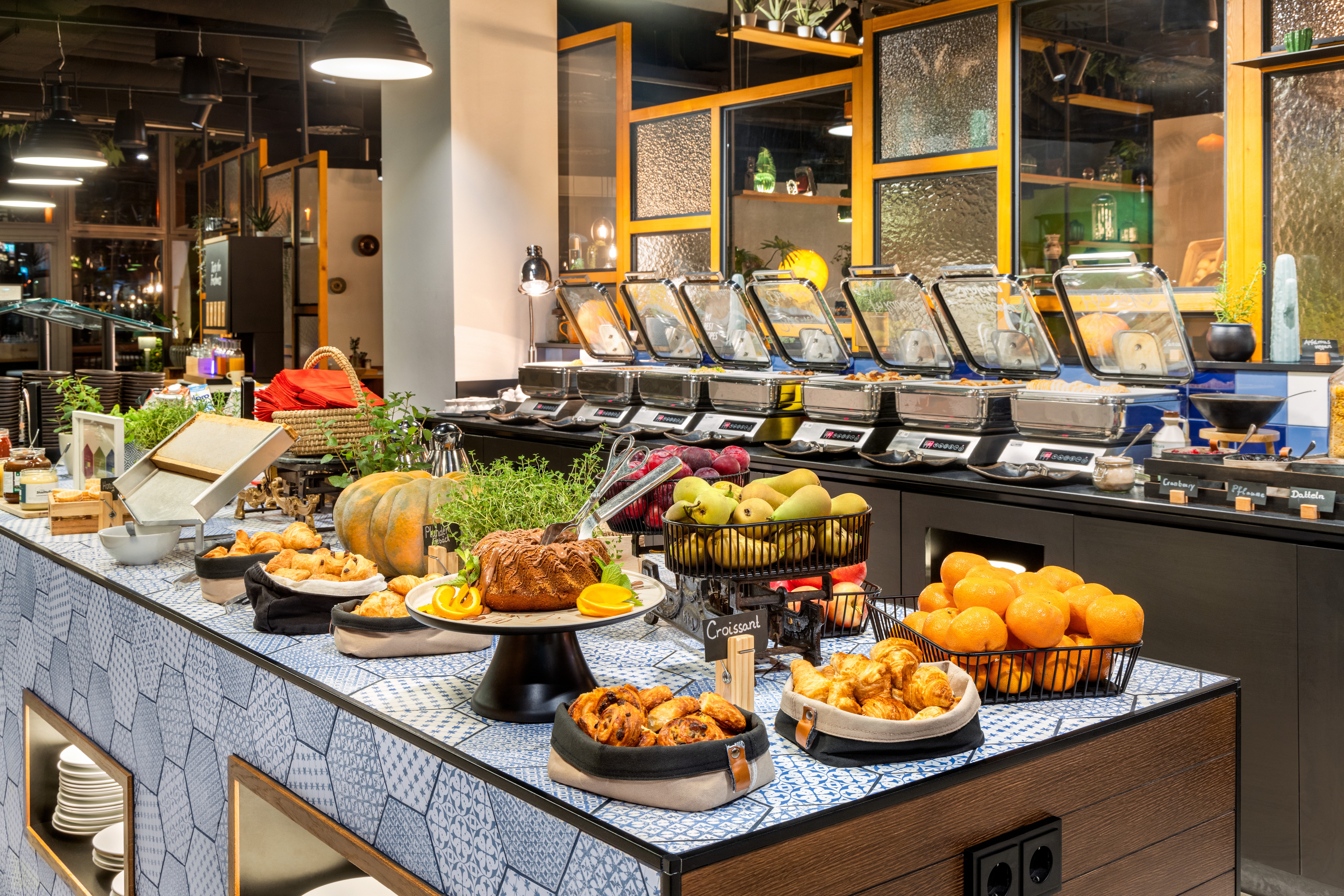 Vienna_House_Easy_by_Wyndham_Leipzig_Frühstücksbuffet