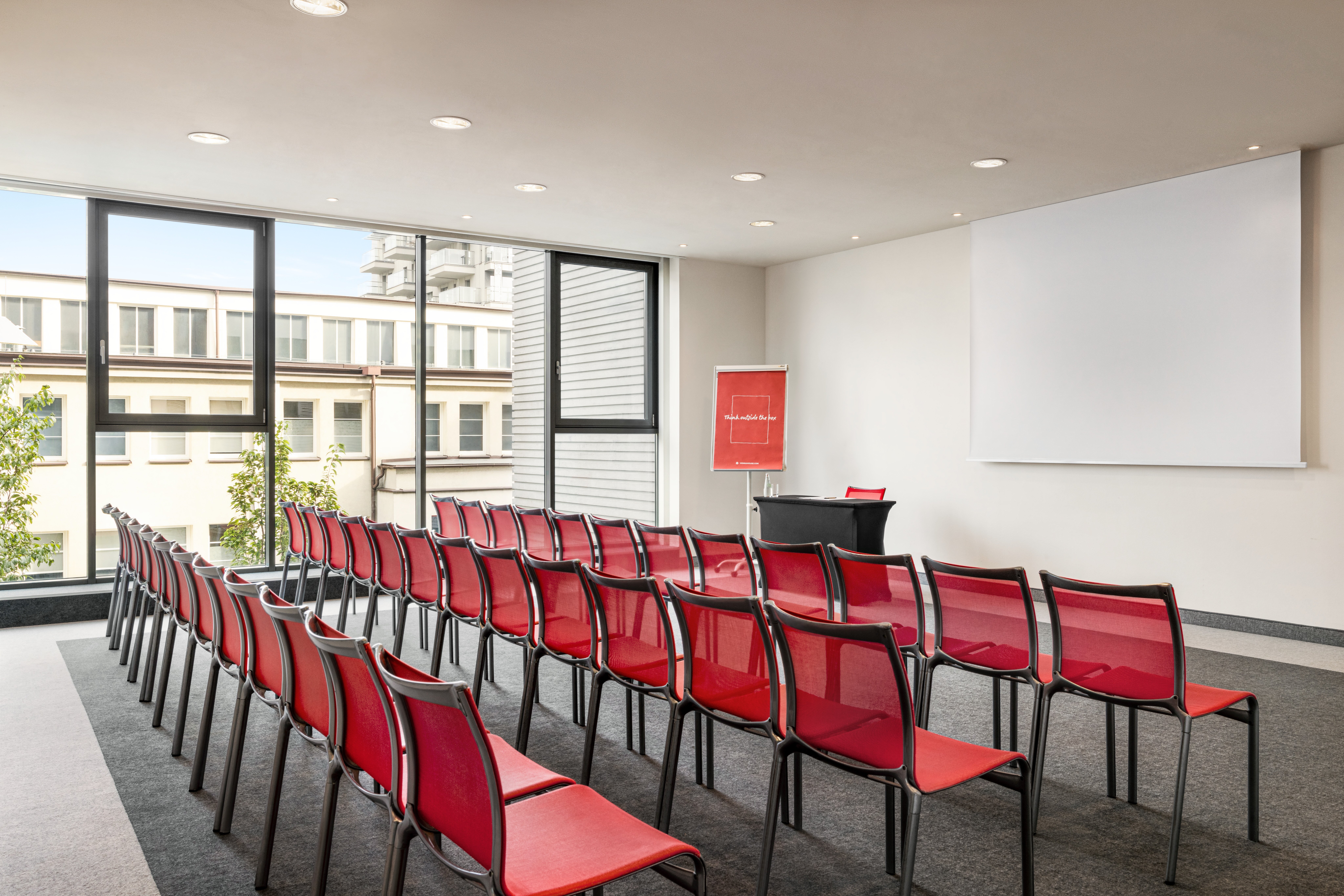 Vienna_House_Easy_by_Wyndham_Meeting_Room 