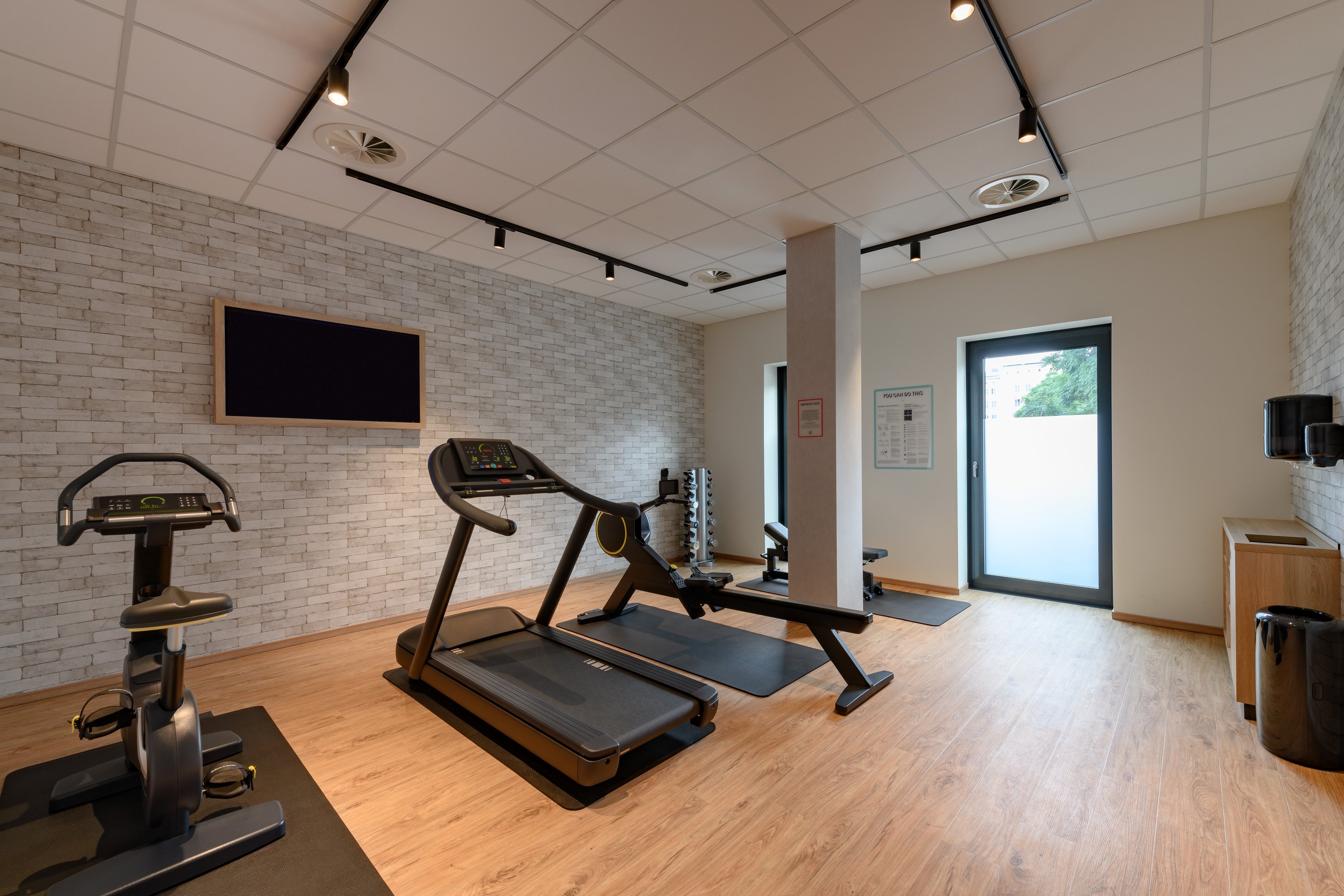 DEMAG01_Gym01_lowres