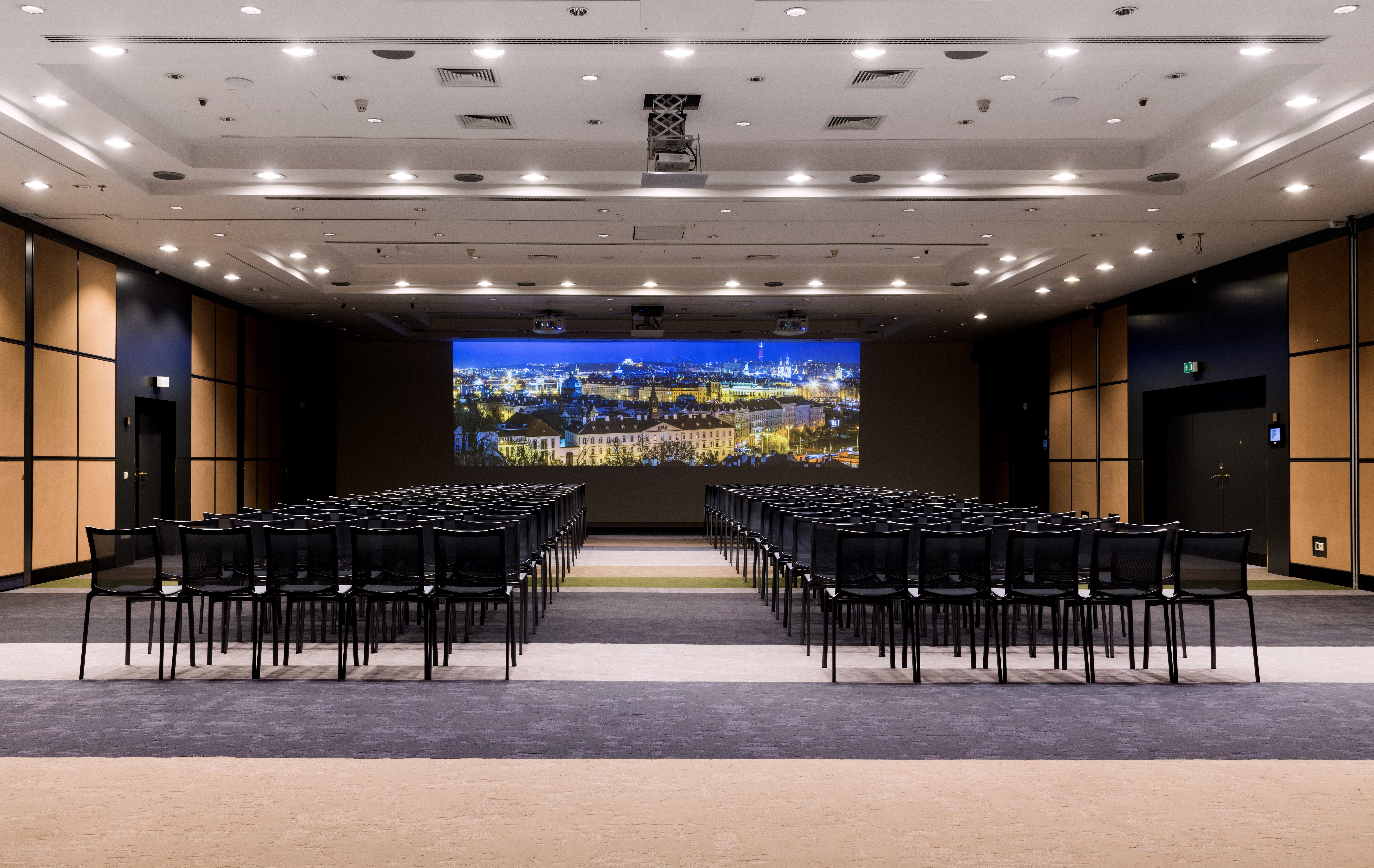 VH_by_Wyndham_Diplomat_Prague_Restaurant_Meeting_Raum