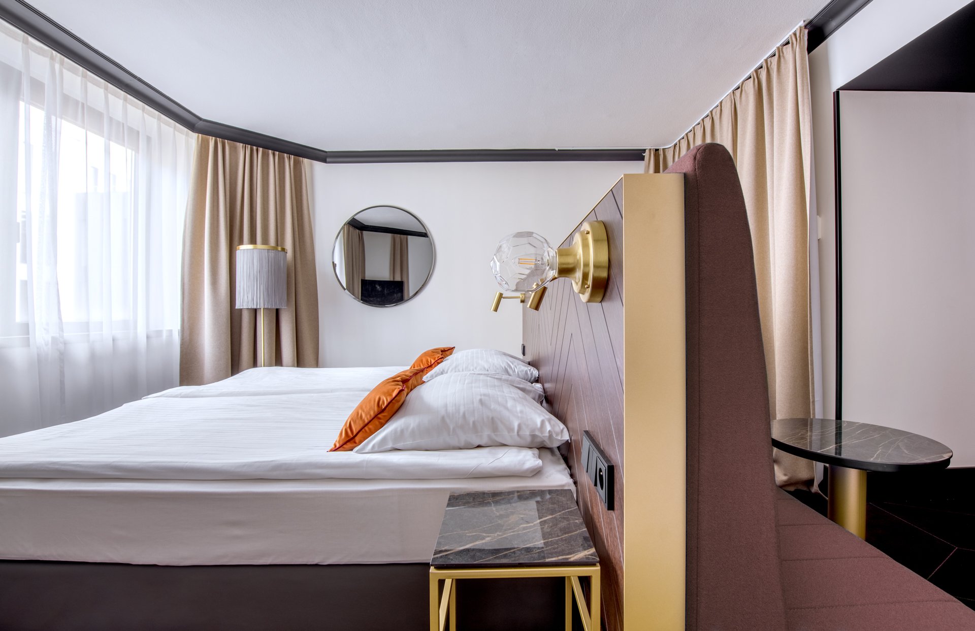 VH_by_Wyndham_Diplomat_Prague_Junior_Suite