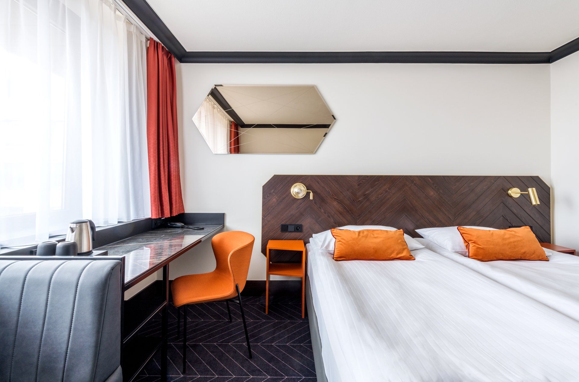 VH_by_Wyndham_Diplomat_Prague_Superior_Orange